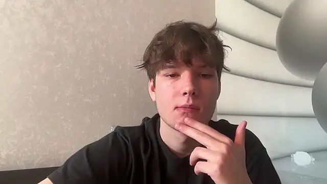 Show modela tomasdickpick na web-kameri