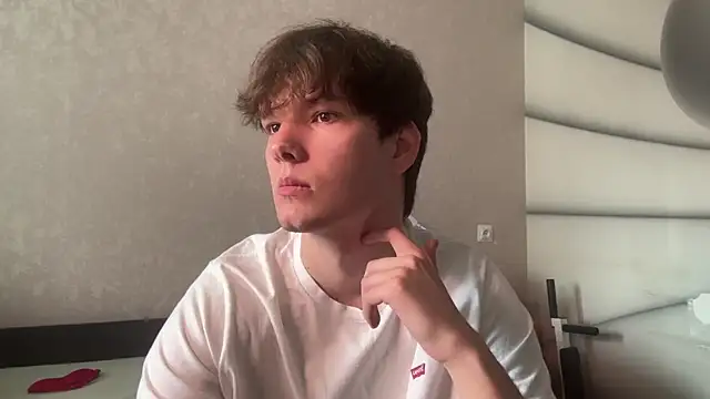 Show modela tomasdickpick na web-kameri