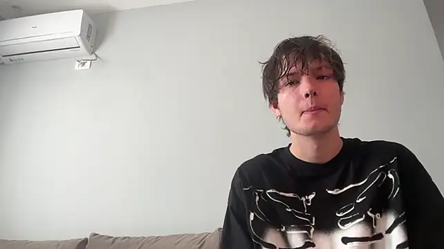 Show modela tomasdickpick na web-kameri