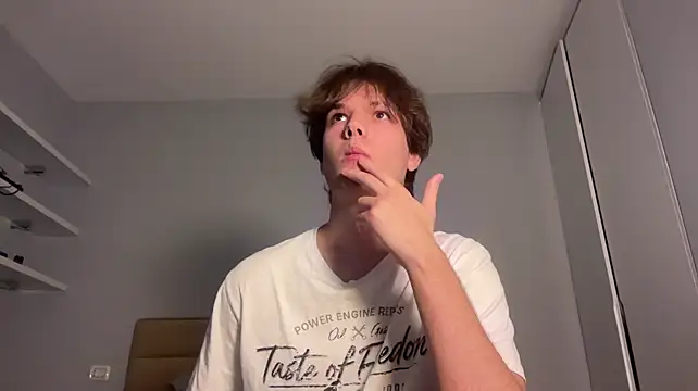 Show modela tomasdickpick na web-kameri