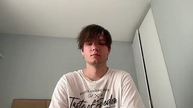 Show modela tomasdickpick na web-kameri
