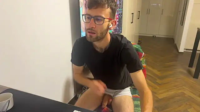 Show modela SoloUno0 na web-kameri