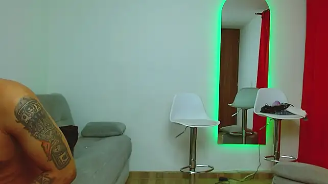 big--boss Adlı Modelin Web Kamerası Şovu