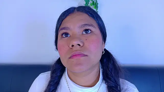 Chat XXX en directo de AhslyEvans__