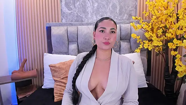 Sulay_Kim Adlı Modelin Canlı XXX Sohbeti