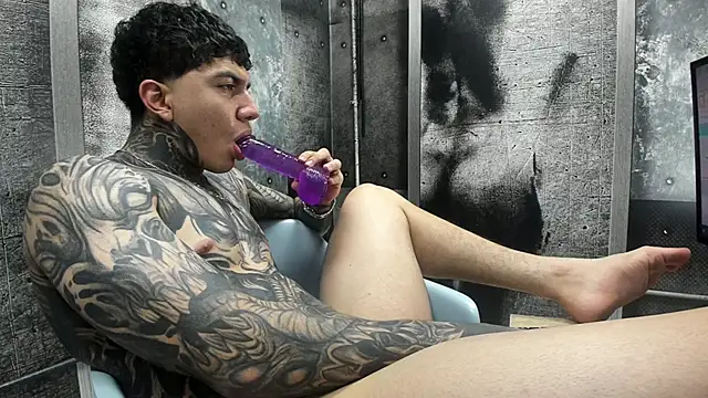 Gury_tattoo – webcam-show
