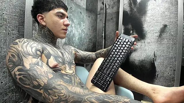 Gury_tattoo Adlı Modelin Web Kamerası Şovu