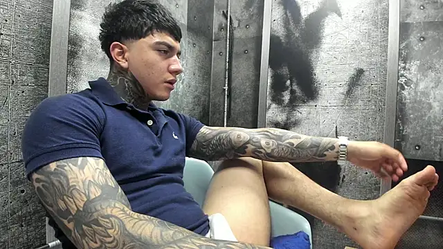 Pokazy przed kamerką – Gury_tattoo