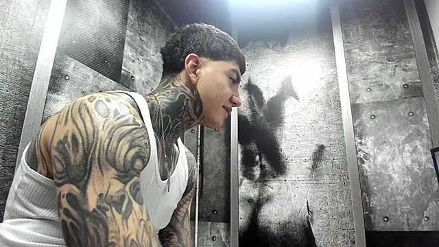 Gury_tattoo Chat XXX in diretta