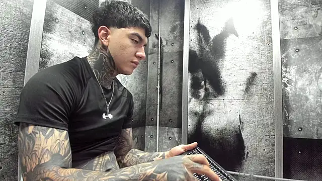 Gury_tattoo Webcam-Show