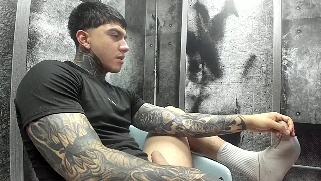 Pokazy przed kamerką – Gury_tattoo