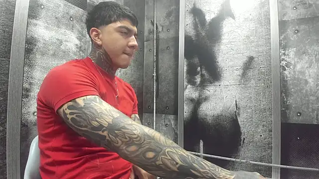 Gury_tattoo Adlı Modelin Web Kamerası Şovu