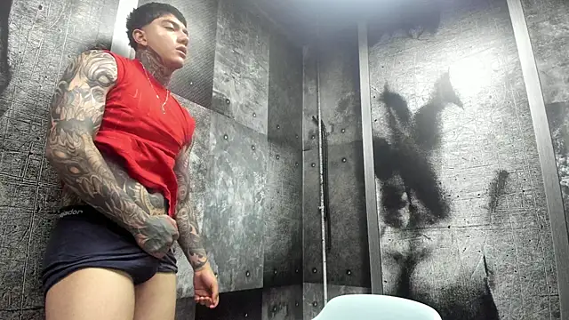 Gury_tattoo Adlı Modelin Web Kamerası Şovu