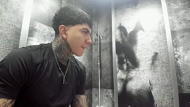 Chat XXX en directo de Gury_tattoo