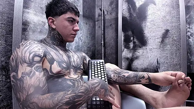 Gury_tattoo Adlı Modelin Canlı XXX Sohbeti