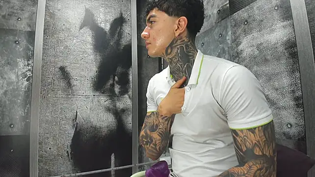 Show de Gury_tattoo na webcam