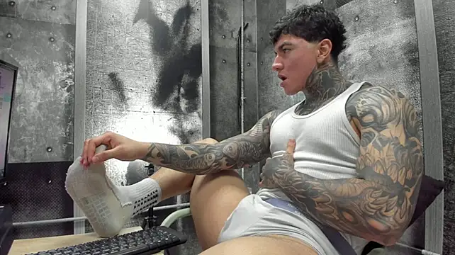 عرض كام Gury_tattoo