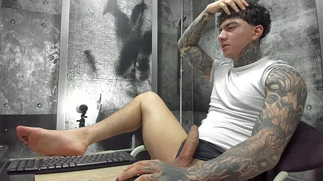 Gury_tattoo Webcam-Show