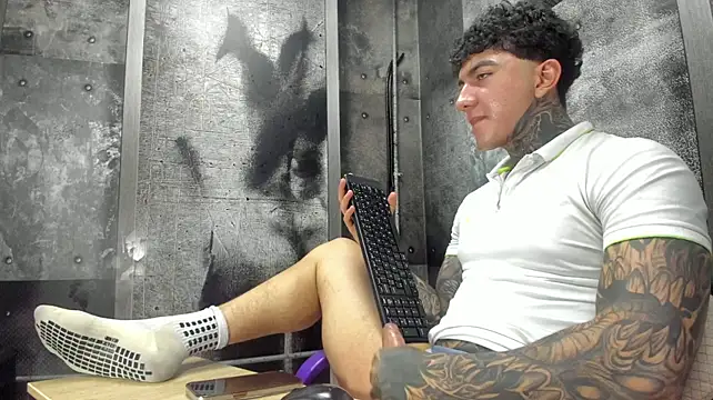 Gury_tattoo's Webcam Show