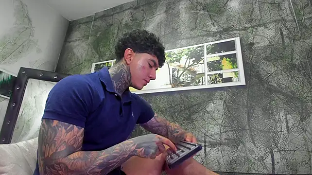 Вебкам-шоу Gury_tattoo