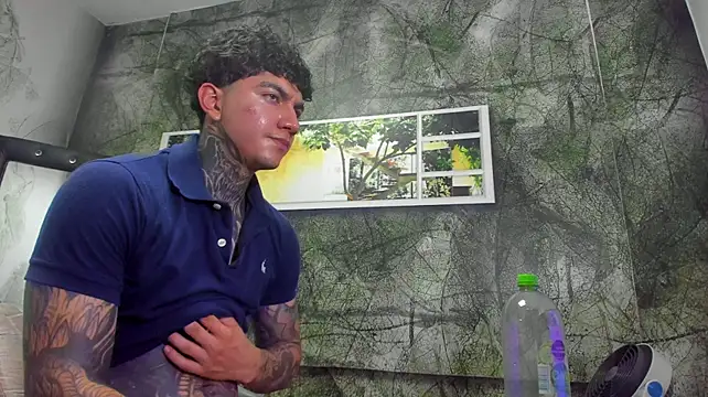 Show de Gury_tattoo na webcam