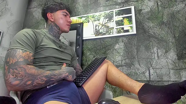 عرض كام Gury_tattoo
