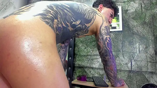عرض كام Gury_tattoo