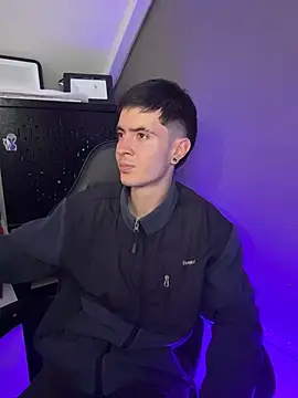 Maison_Laurent_x Show in webcam