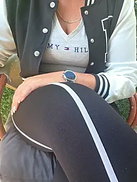 SellenaGomez Шоу с уебкамера