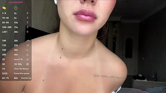 kamila_18_french Pertunjukan Webcam