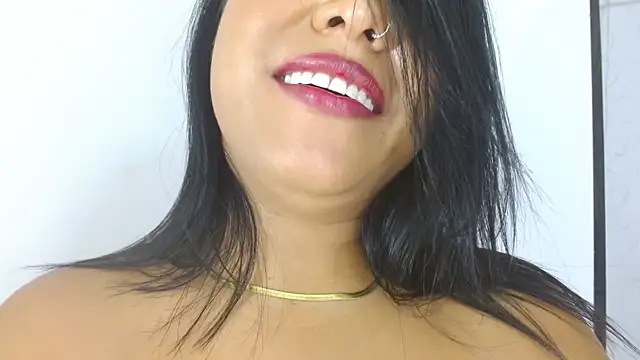 แชท XXX สดของ alessialux