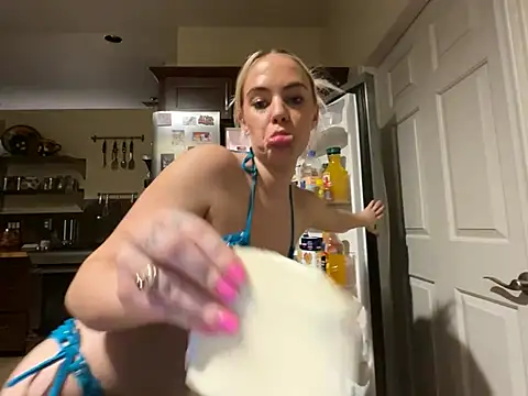 whitechocolate100M XXX чат на живо
