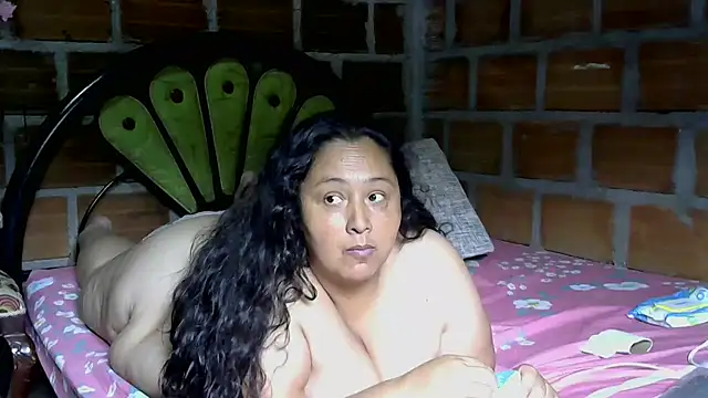 tistmature-69's Live XXX Chat