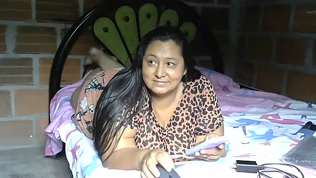 tistmature-69's Live XXX Chat