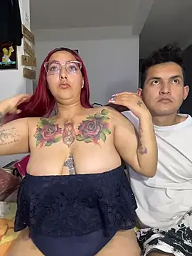 BomBomandAxell's Live XXX Chat