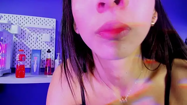 Zoe_444 Show in webcam