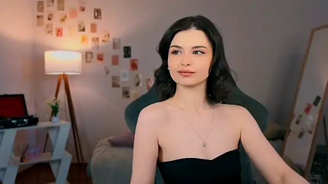 rebbekkakowalski Adlı Modelin Canlı XXX Sohbeti