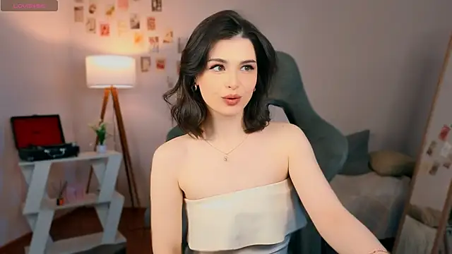 rebbekkakowalski Chat XXX in diretta