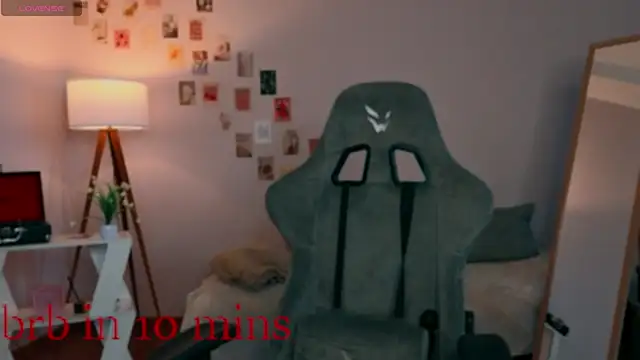 rebbekkakowalski's Live Chat Room