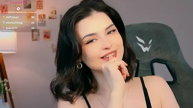 rebbekkakowalski Chat XXX in diretta