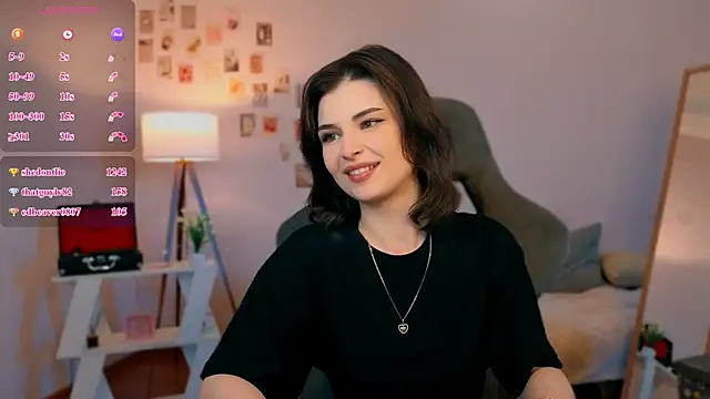 rebbekkakowalski Chat XXX in diretta