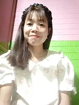 AmyLinee01's Live Chat Room