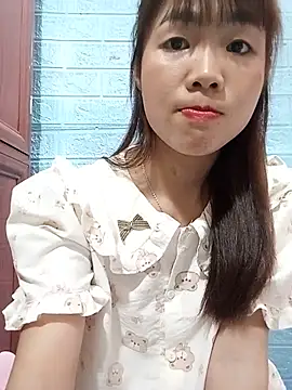 AmyLinee01's Live Chat Room
