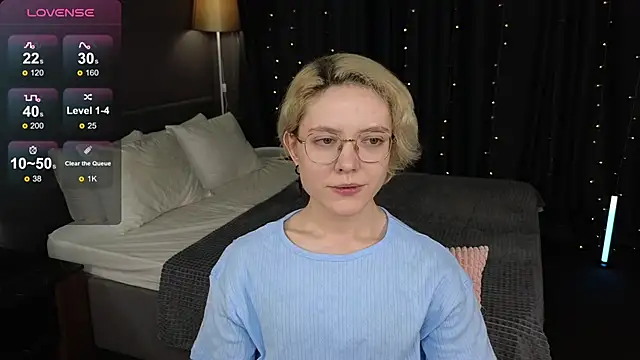 XXX chat uživo modela HottoKori