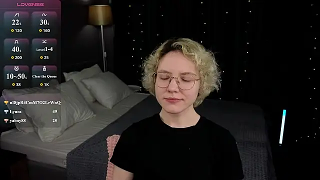 HottoKori élő XXX-chatje