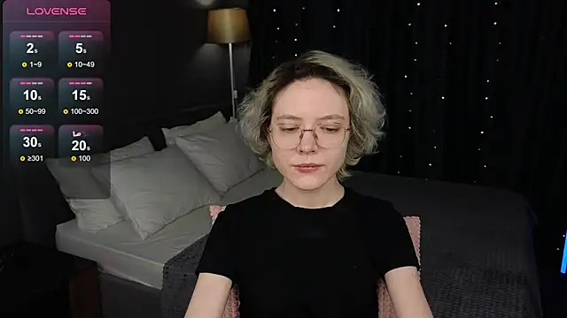 XXX chat uživo modela HottoKori