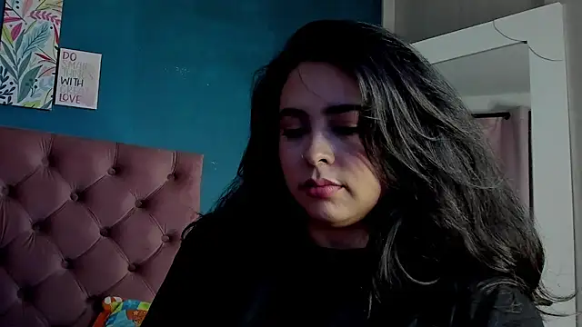 Chat +18 de Sofia-Venegas ao vivo