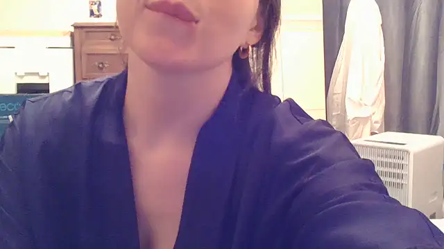 mery_lou20252n Webbikameraesitys