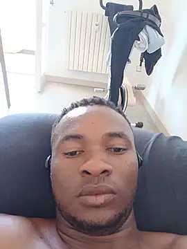 yousontraoreayo webcam show