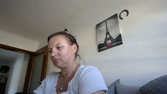 Chat +18 de HotPussy785 ao vivo